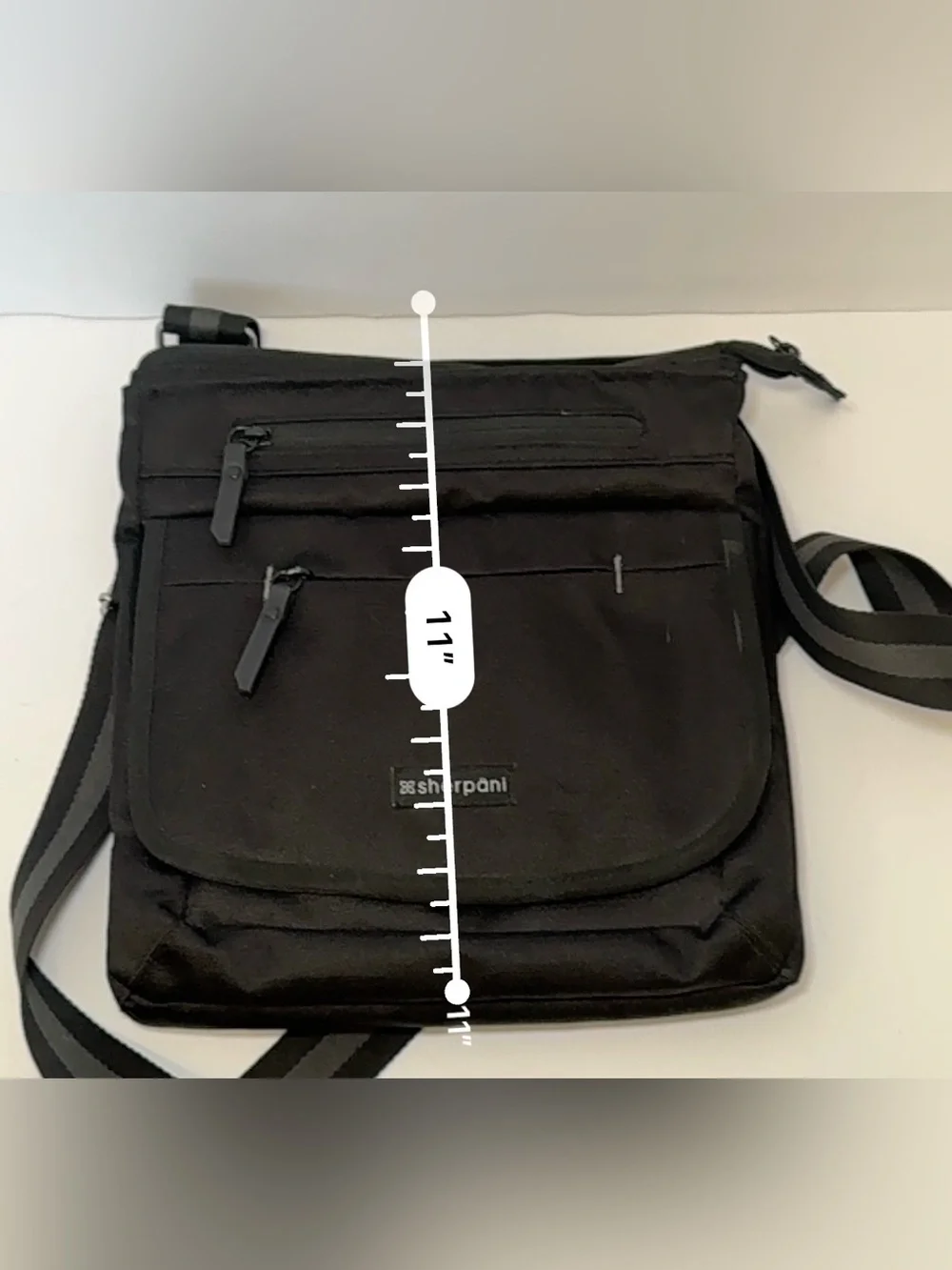 Sherpani Sadie Crossbody Bag in raven black